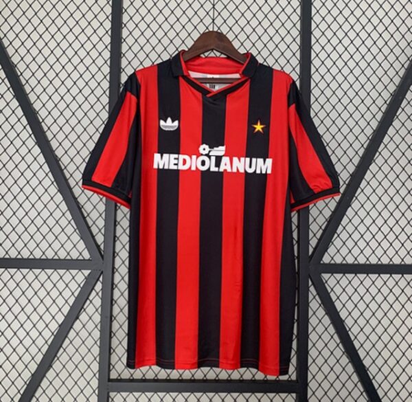 MILAN LOCAL 1991