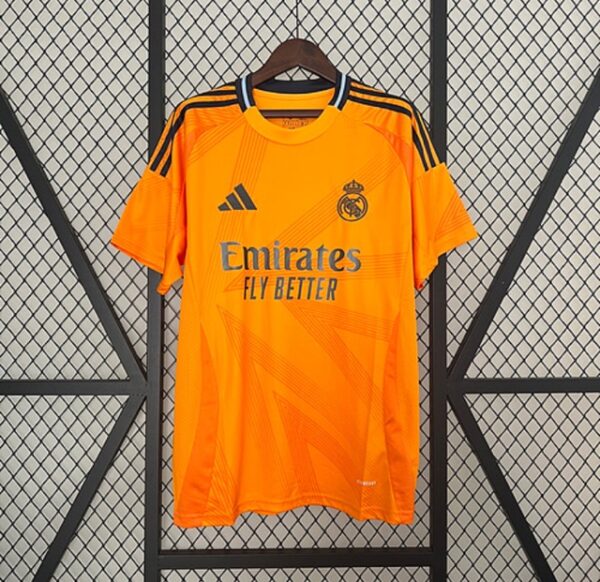 REAL MADRID VISITA 2025