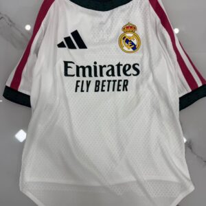 REAL MADRID MASCOTA 2026